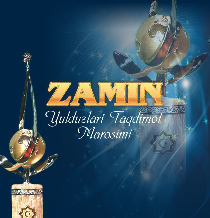 Onlayn jinsiy aloqa yalangoch külotsiz oyoqlarini chozadi